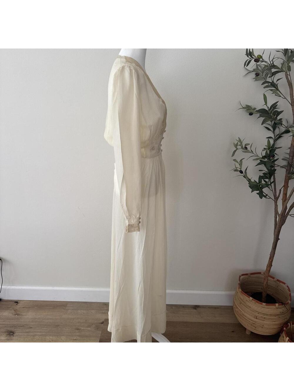 1930's trousseaux by Terris cream A-Line long sleeve sheer rayon maxi robe - Picture 5 of 7